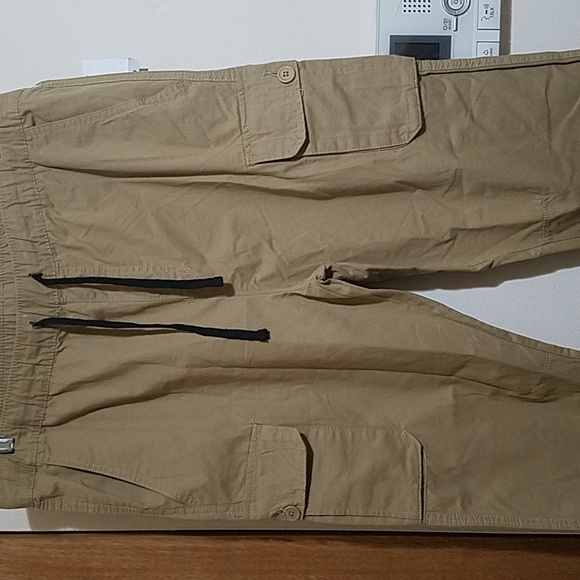 Cargo pants new. Never used, Open to Offers!! - Picture 3 of 7